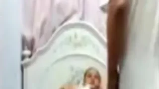 تجيب عشيقها في غياب زوجها ينكها في شقتها