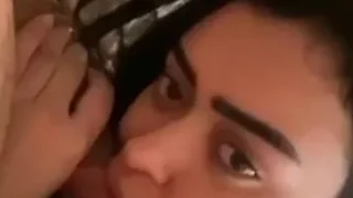 اميرة كويتية جميلة حلو كتير تمص زبر صديقها وتركب علية بكسها النظيف