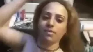 بنوته مصرية في الحمام تصور بزازها الكبيرة وطيزها المدورة وكسها السكسي