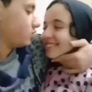 فضيحة لفتاة وشاب صغار في السن وامتع نياكه