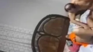 يلحس ويبعص كس جارته المتناكة ويمارس الجنس معها في غرفة نومها