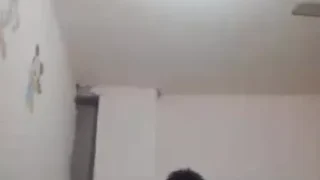 بنوته مصرية حلوة تمص زبر عشيقها وهو يسخن عليها يشلها علي زبه الكبير