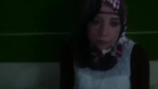 يجيب خطيبته الحلوة المحجبة شقته ويخلعها البنطلون ويبوسها