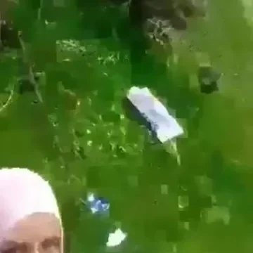 محجبة جزائرية تمص زبر عشيقها داخل حديقة عامة