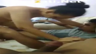 سكس جماعي فاجر اتنين شباب ينيكو شرموطة لبوة