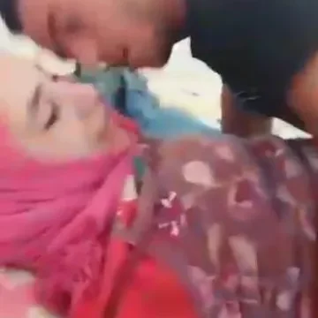 سورية محجبة بكس مشعر تتناك في منزل محطم