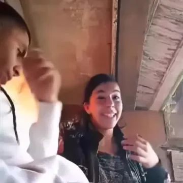 يجعل أبنة عمه تمص زبه ويلعب في مؤخرتها مقطع سكس وجنس مغربي فريد