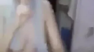 فضيحة الزوجة تمسك زوجها يخونها مع صحبتها