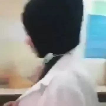 فضيحة في عز النهار نيج دكتورة صغيرة حلوة محجبة داخل مستشفي عراقية عامة