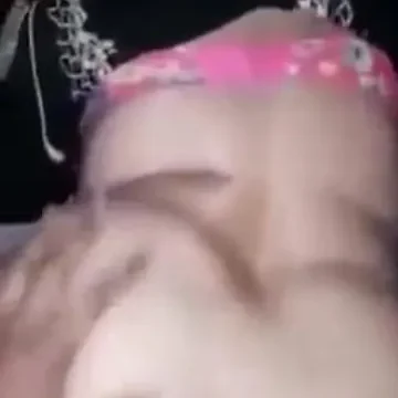 ينيك مراته في طيزها الكبيرة ويعملها فيلم سكس