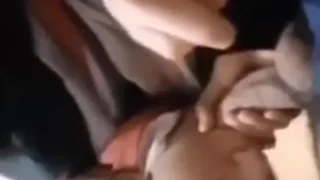 بنت بنوت مصرية صغيرة تمص وتتناك في طيزها