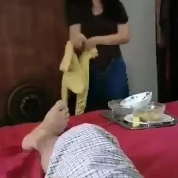 يقول صديقته تعالي مص وهي تمص كتير جدا