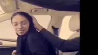 قحبة خليجية صغيرة محجبة تعمل سكس داخل سيارة