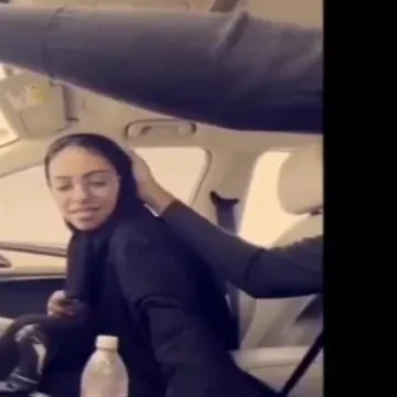 قحبة خليجية صغيرة محجبة تعمل سكس داخل سيارة