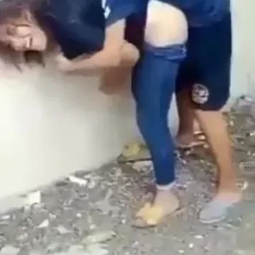 بنوتة مغربية تتناك في طيزها في الشارع من اصحابها واحلي هزار