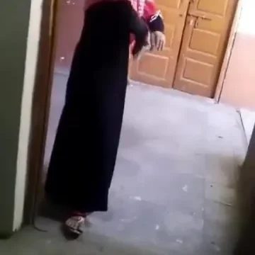 مدرسة محجبة عراقية تعمل جنس مع زميلها في المدرسة