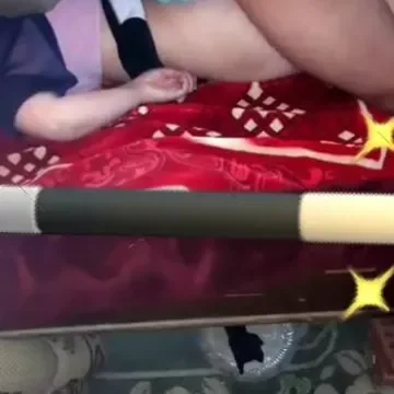 محجبة مصرية نايمة علي بطنها تتناك في طيزها الحوة البيضة