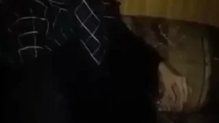 محجبة تلعب في زبر حبيبها الكبير وهو يدخله كله في كسها الصغير