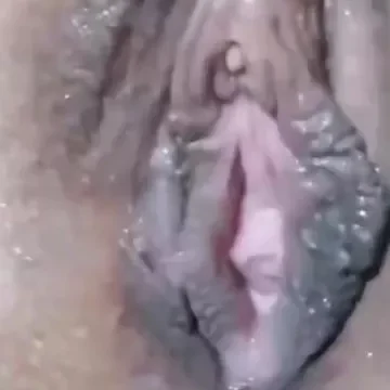 يلحس كس شرموطة مصرية كسها كبير ومثير واكيد طعمه جاحد