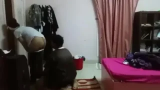 سكس خليجي فاجر داخل بيت عيلة خدام يلحس كس بنت صاحب البيت