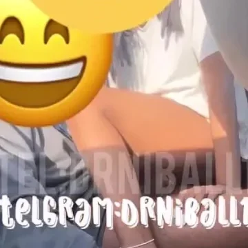 فضيحية فتاة خليجية تتناك من السائق في السيارة