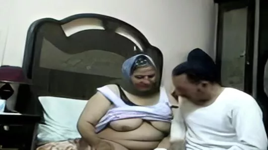 مزارع مصري مع حماته ام زوجته