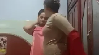 سحاق مع أخت زوجها المسافر