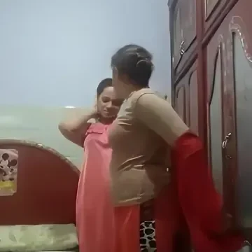 سحاق مع أخت زوجها المسافر