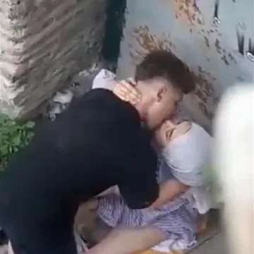 طالبة محجبة صغيرة تمارس اسكس مع صديقها في المدرسة