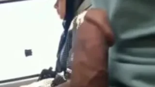 تحرش جنسي بي بنات محجبات داخل اتوبيس مصري