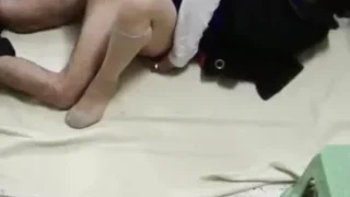 عاملة عمانية صغيرة حلوة زميلها في المحل ينيكها في المخزن