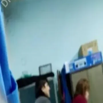 موظفة تتناك من زميلها داخل مصلحه حكومية