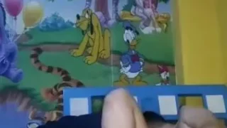 نياكة رومانسية بين ازواج في غرفة الاطفال