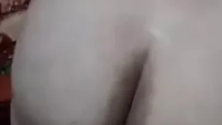 لبوة مصرية مربربة تتناك في طيزها وتتشتم في لايف سكس