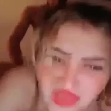 قحبة مغربية صغيرة جميلة الواد ركبها ويفشخ طيزها العسل