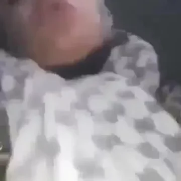 واد فاجر زانق جارته المحجبة في سيارته تمصله وينيك في كسها