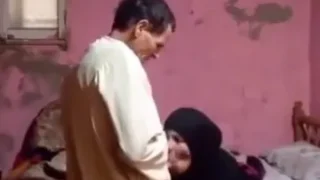 فلاح بزب كبير ينيك جارته الهايجة في منزله