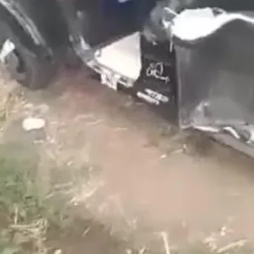 طالية صغيرة من قرية مصرية تتناك في توك توك من شاب صحبها