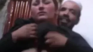 فضيحة شيخ يمارس الجنس مع نتاية جمل بزازها كبيرة