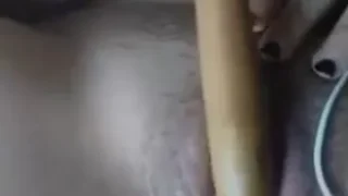 نيك نفسها بالعصا وتقول عايزة زب كبير