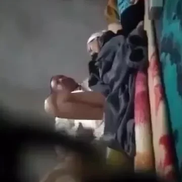 رجل كبير في السن فلاح ينيك شرموطة حلوة بفلوس