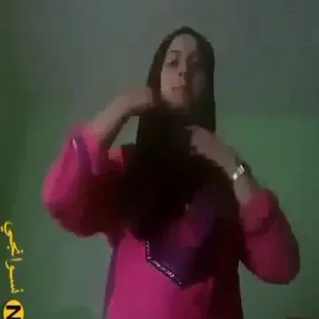 فتاة ريفية محجبة تخلع العباية وتعرض جسمها السكس