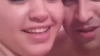 بوس وتقفيش في البراز في الحمام تحت الدش