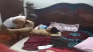 تصوير مخفي لزوجة تتناك من عشيقها في غرفة نومها