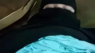 مصرية ترتدي النقاب تأخذه في كسها السمين