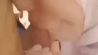 سورية محجبة تمص وترضع زب حبيبها في الشارع