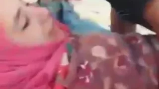 مغربية محجبة تتناك من الشباب في كسها المشعر