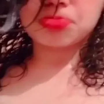 مغربية كتكوتة جسم ابيض عارية تعمل حركات جنسية