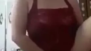 تصرخ من كسها المولع الهايج وتقول الراجل لازم تيجي تنيكني