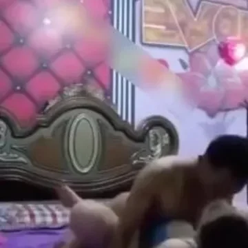عرسان مصريين في شهر العسل وسكس رومانسي
